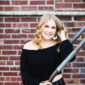 Meet your Posher, Hailey